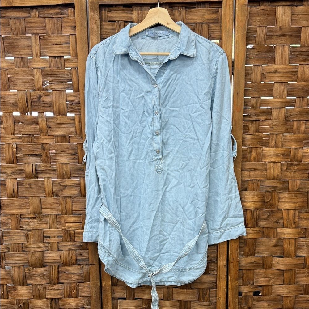 Vintage Zara Light Blue Button-Up Shirt with belt